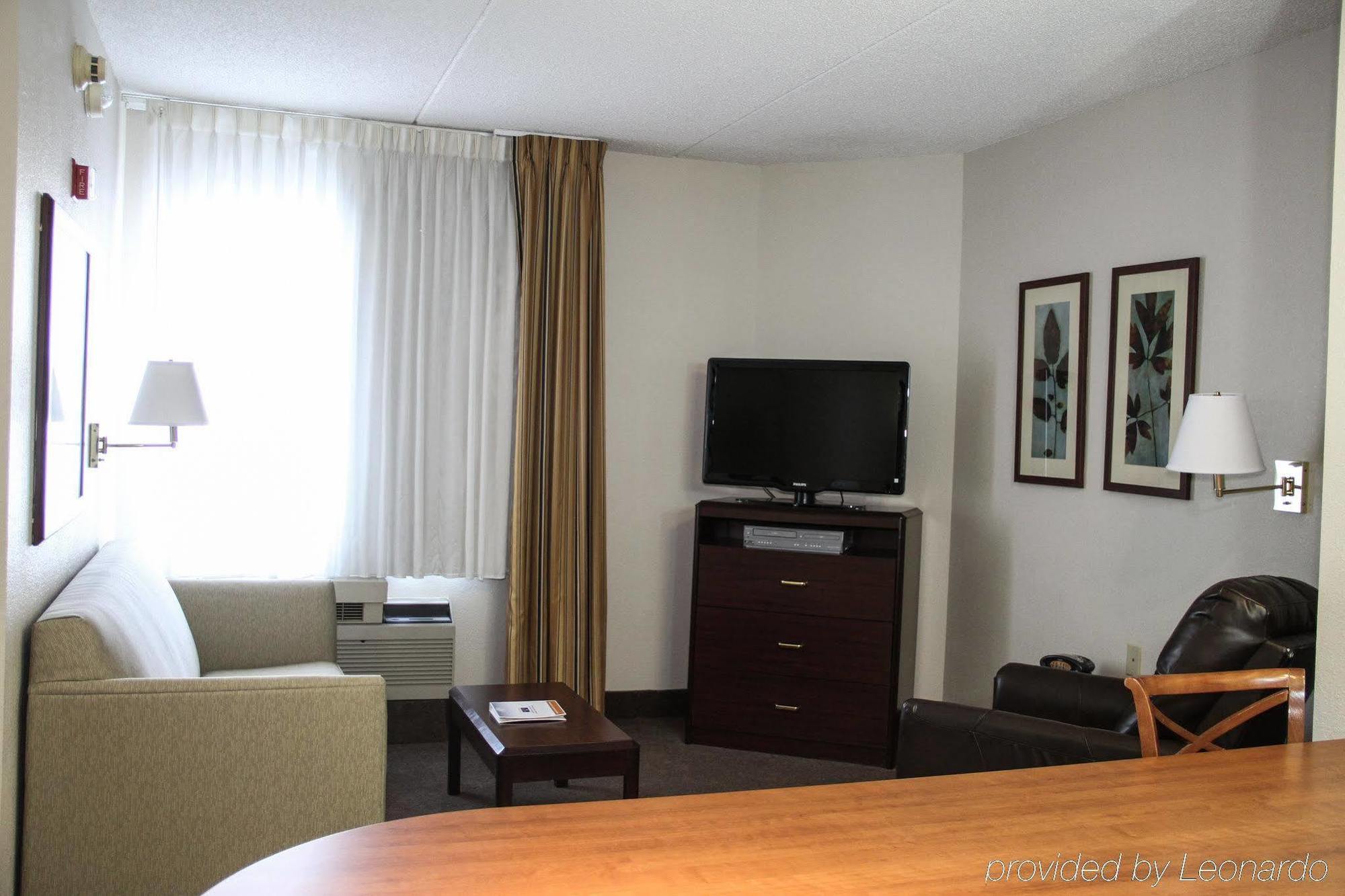 แคนเดิลวูด สวีทส์ ไซราคิวซ์ แคเรียร์ เซอร์เคิล Hotel อีสต์ซีราคิวส์ ภายนอก รูปภาพ